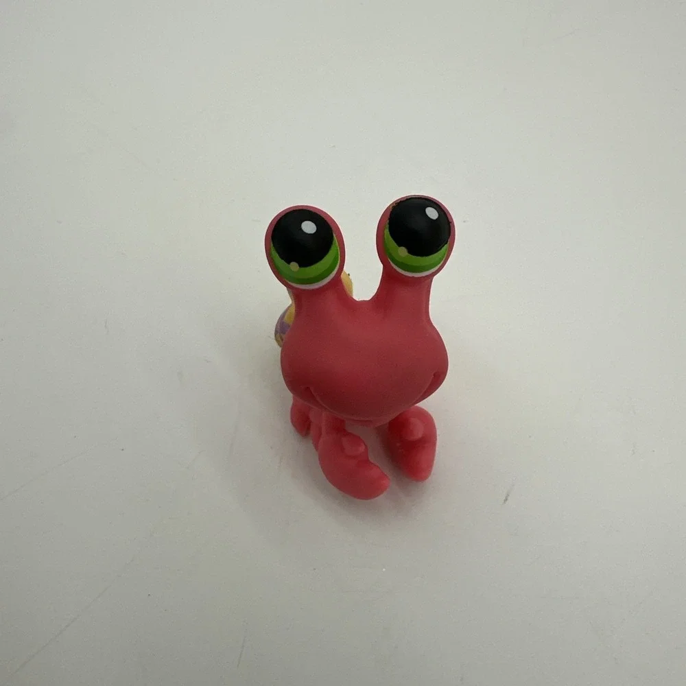 Littlest Pet Shop Hermit Crab Animal Figure Green Eyes Pink 577 Small